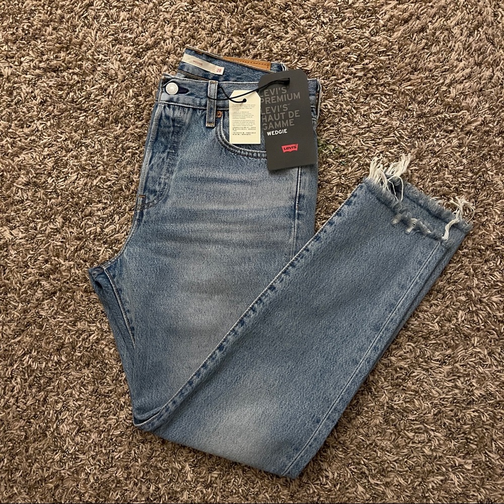 Levi’s Wedgie Fit Jeans